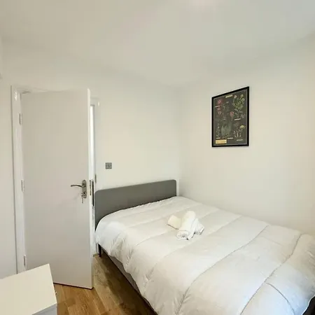 2-Bedroom Flat Near Euston Station, Central Londra Esterno foto