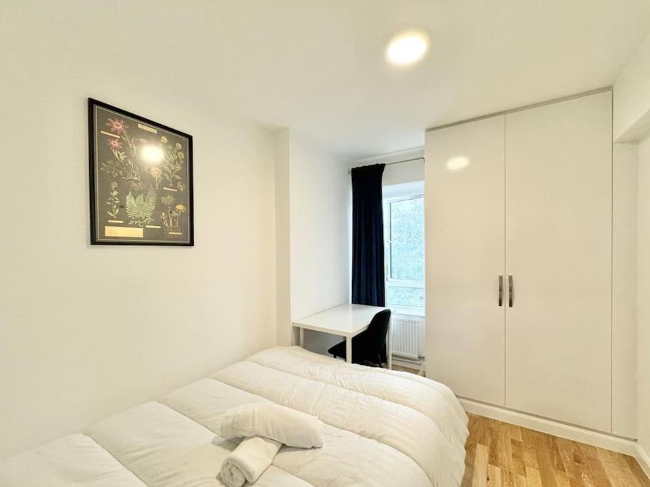 Apartamento 2-bedroom Flat Near Euston Station, Londres