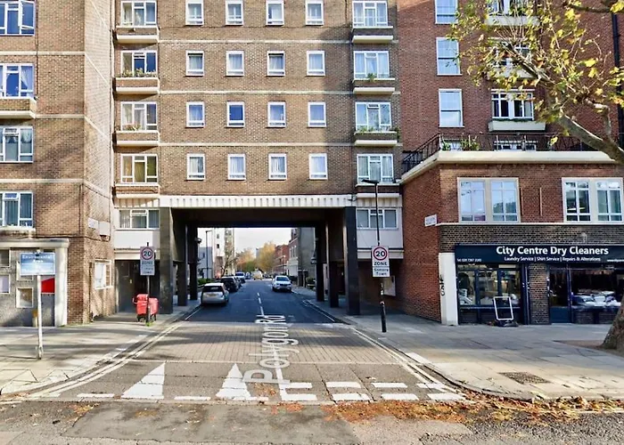 2-Bedroom Flat Near Euston Station, Central London